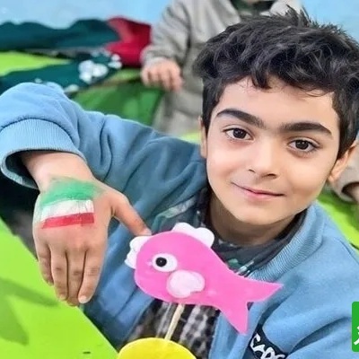 هنرمندانی که برای پیدا کردن تن بی جان ماکان نصیری شهید مفقودالاثر میناب بسیج شدند/ هدایت هاشمی: مردم دعا کنید ماکان نصیری پیدا شه پدر و مادرش چشم به راه اند+فیلم