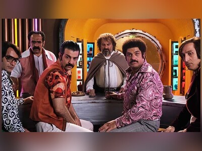 (ویدئو) از کلاس انرژی‌درمانی تا منقل ناصر! سرنوشت خنده‌دار استاد مرینوس بخت‌برگشته در سریال «روزی روزگاری مریخ» / شوخی تند و تیز پیمان قاسم‌خانی با کلاس‌های انرژی‌درمانی