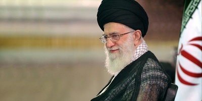 مروری بر دیدار صمیمی شاعران و اساتید ادبیات فارسی با رهبر شهید انقلاب در نوروز 1403 + عکس