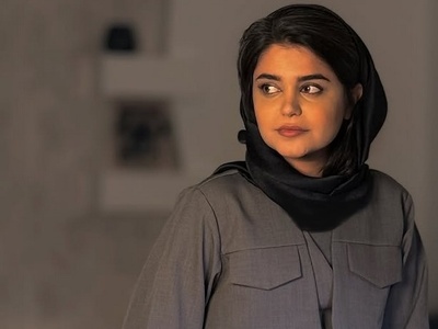 (ویدئو) صدای نازآفرین امین‌زاده... مثل بارونی که آروم روی دل می‌باره. این شعر رو با تمام وجود گوش کن