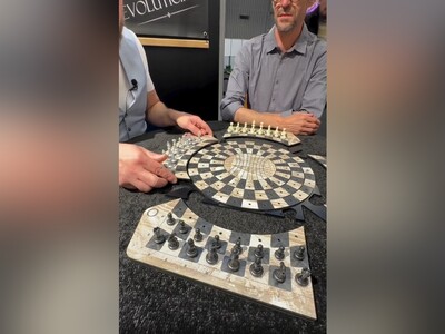ویدیو/ بازی شطرنج 4 نفری فرانسوی به بازار آمد/  
منچ بود یا شطرنج، خدا می‌دونه