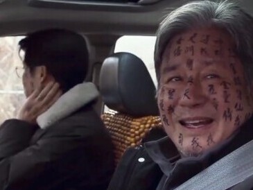 ویدیو/ تقلب نامحسوس دانشجویان به روایت تصویر/ حیف شد صورتش برای فصل بعدی کتاب جا نداره🙄