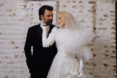 تبلور سبک های تاریخی در لباس عروس بازیگران ایرانی/ لباس عروس ویکتوریایی آرام جعفری و متین ستوده، لباس عروس زهره فکور صبور به سبک سلطنت عثمانی، مونا کرمی، سروین بیات و...