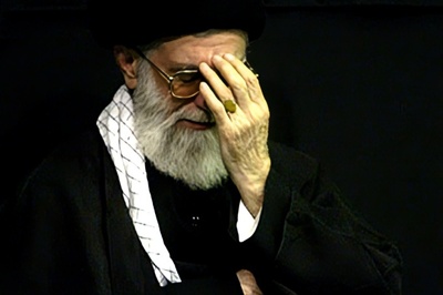 (ویدئو) یادی کنیم از مخلصانه‌ترین شعرخوانی و عزاداری برای شهادت حضرت فاطمه (س) در محضر رهبر شهید انقلاب