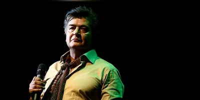 تولد دوباره نوای رضا رویگری در صبح پیروزی؛موزیک ویدئو ایران ایران انگلیسی به سبک آهنگ ایران ایران ایران رگبار مسلسل ها+فیلم