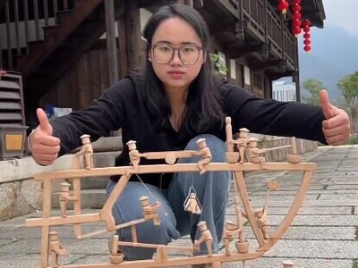 ویدیو/ کاردستی حیرت‌انگیز هنرمندی که فیزیک و معماری رو چاشنی کارش کرده/ نتیجۀ محشر کارش رو ببینید