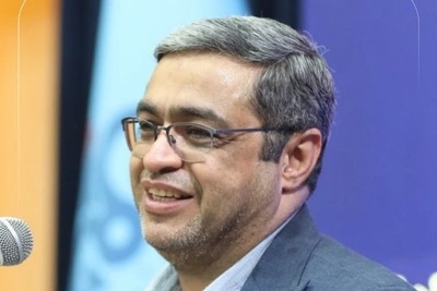 طنز سعید عزیزی از حرف زدن خانم‌ها؛ بعضی خانم ها مسلسل میزنند، بذار برسم بعد تیربارم کن + ویدئو