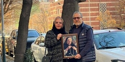 رونمایی شاهرخ فروتنیان و افسانه چهره آزاد از خیابانی که به نام رقیه چهره آزاد «مادر مهربان سینمای ایران» ثبت شد+فیلم