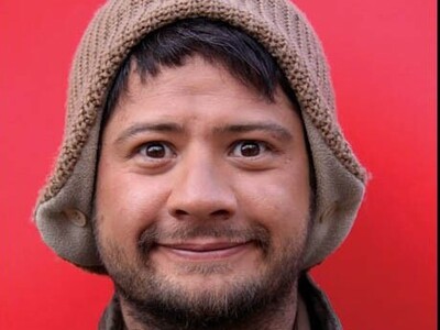 (ویدئو) نوستالژی خالص با سکانسی نایاب و زیرخاکی از اولین نقش‌آفرینی‌های علی صادقی در برنامه‌ی «تئاتر مدرسه‌»/ چهرهٔ کمتر دیده شده از مسعود روشن‌پژوه با موهای مشکی