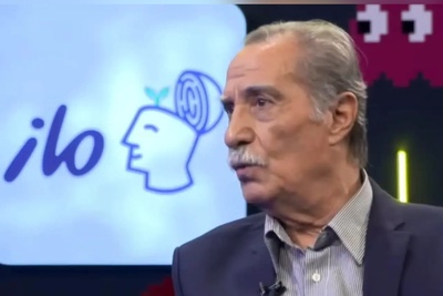 رپ خوانی بازیگر 78 ساله ایران در برنامه قیاسی؛ سیاوش طهمورث سبک رپ و متال رو به باد انتقاد گرفت +ویدیو