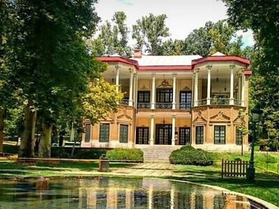 (ویدئو) کاخ موزه نیاوران؛ جایی که تاریخ و فناوری در هم می‌آمیزند؛ گشتی رویایی زیر سقف متحرک افسانه‌ای و تماشای شاهکار مهندسی ایرانی!