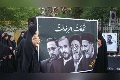 تصاویری از مراسم عزاداری شهدای خدمت در دانشگاه شیراز