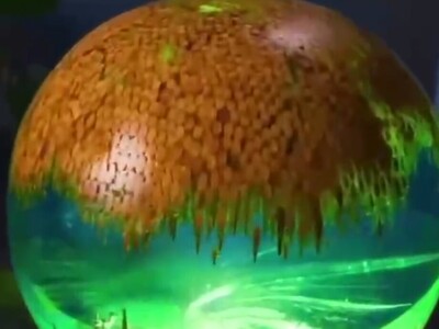 ویدئو / چگونه با خلال دندان و رزین یک شاهکار هنری خلق کنید و هنرمند درون خود را با ساخت چراغ‌خواب خلاقانه شکوفا کنید!