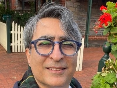 پرده‌برداری از جنجال تازه عباس ترکاشوند؛ وقتی استاد دانشگاه علم و صنعت از راه دور نسخه تسلیم می‌پیچد! + عکس