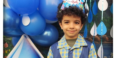 چیدمان جشن آب مهدیار کلایی، پسر محسن تنابنده، بازیگر سریال پایتخت در مدرسه ابتدایی با تم آبی+فیلم و عکس