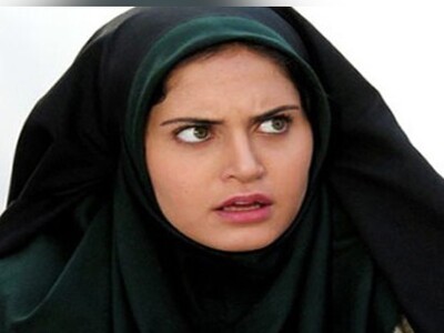 (ویدئو) یادی کنیم از نبوغ و  خلاقیت منحصربه‌فرد یاوری، دانش‌آموز خلاق الناز شاکردوست در رساندن بابک حمیدیانِ عاشق به خانم معلم/ اجازه خانم: میشه بریم ...