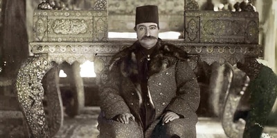 (عکس) شبی در کاخ قاجار که فراموش نخواهد شد/ وقتی شاه پرحاشیه دست به دامن فرنگی‌ها شد!