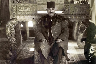 (عکس) شبی در کاخ قاجار که فراموش نخواهد شد/ وقتی شاه پرحاشیه دست به دامن فرنگی‌ها شد!