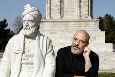 (ویدئو) نگاهی به ثانیه‌های پایانی کنسرت‌ نمایش سی‌صد در اروپا؛ اجرای امیرجعفری در نقش فردوسی با واکنشی روبه‌رو شد که هیچ‌کس انتظارش را نداشت / همه ایستاده تشویقش کردن🥺