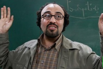 (سکانس برتر) سخن قصار "مانی حقیقی" به "رضا عطاران" در مورد اصول کاریزماتیک بودن / فقط خنده‌های مصنوعی رضا عطاران😂😂