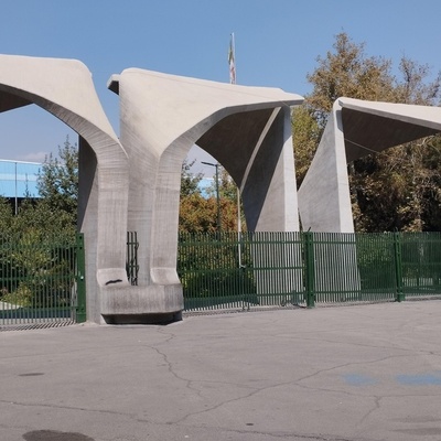 (عکس) روایتی که از دل 22 بهمن تهران بلند شد؛ سردر دانشگاه تهران چه گفت؟