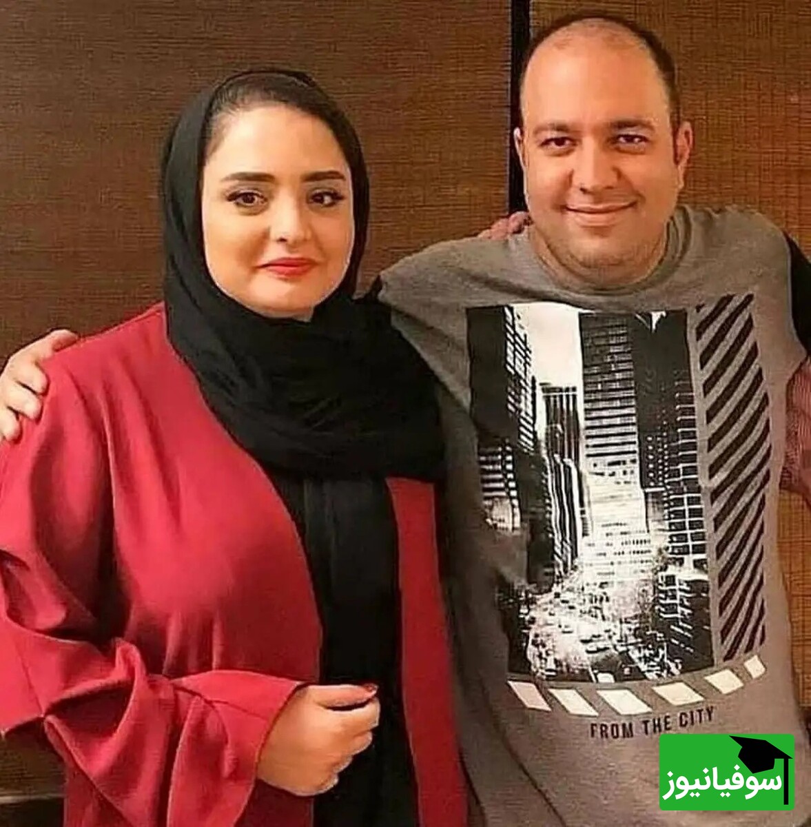 سلفی هنری و بامزه علی اوجی، همسر نرگس محمدی، بازیگران خوش‌خنده جوکر2 با آرامگاه حافظ شیرازی/ نقش و نگارهای خاص آرامگاه حافظ از این زاویه هم دیدنیه