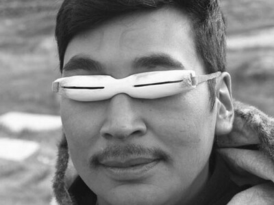 (ویدئو) طراحی خاص عینک‌های استخوانی/ سازگار با طبیعت برفی اسکیموها