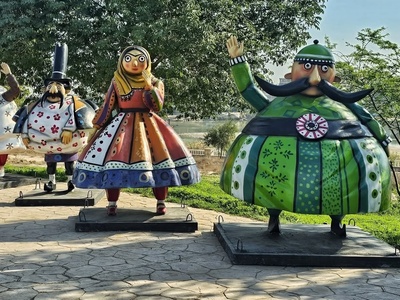 خلاقیت خنده دار شهرداری اهواز برای نصب مجسمه های گچی با الهام از شخصیت های نوستالژی حماسه آفرید/ کیه که با شکرستان خاطره نداشته باشه😍+عکس