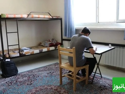 عکس/خلاقیت خنده دار دانشجوی ایرانی برای ساخت میز تحریر با جعبه انگور در خوابگاه دانشجویی حماسه آفرید