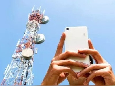 ویدیو| خلاقیت شگفت‌انگیز افغان‌ها که آنتن‌دهی موبایل در کوهستان را ممکن می‌کند!