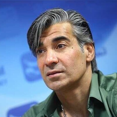 ویدیو/ تلاش قابل تحسین «وحید شمسایی» برای درسخون جلوه کردن و پاتک «پژمان بازغی» که هر چی رشته بود رو پنبه کرد/ من از دبستان اون بنده خدایی رو که آتیش روشن کرد که کبری تصمیم بگیره، اون یادمه😂