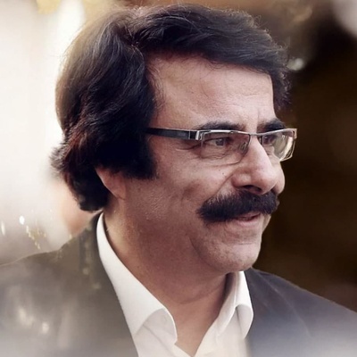 (ویدئو) قدیما وقتی دل بزرگ‌ترها می‌گرفت، این آهنگ رو می‌ذاشتن: از اوج آسمان‌ها با صدای جاودانه علیرضا افتخاری