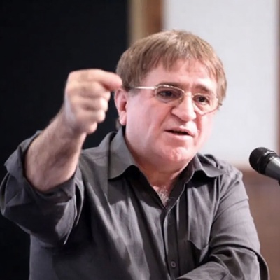 (ویدئو) دکتر انوشه: هر چی بدبختیه از صمیمیت بیش از حد اومده!