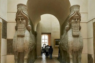 (ویدئو) از جام مارلیک تا گارد جاویدان؛ نگاهی به بزرگ‌ترین گنجینه‌های ایران باستان در قلب موزه لوور