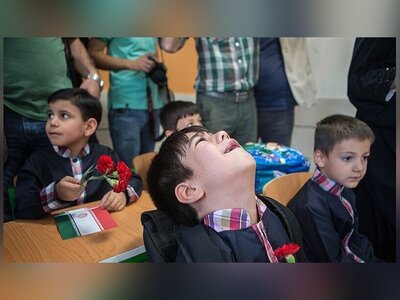 فیلمی دیدنی از دنیای زیبا و معصومانۀ کودکان در مدرسه/ واکنش جالب دانش‌آموزان به چالش معلم