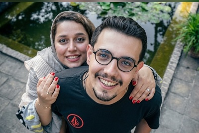 عشق مجنون‌وارِ امیر کاظمی به همسرش: بی‌نهایت دوستش دارم؛ حتی تصور یک ثانیه دوری از مهتاب هم برام سخته...