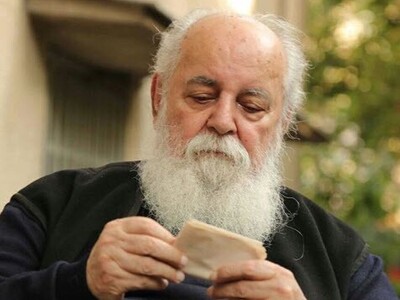 ویدیو/ هوشنگ ابتهاج: گفتمش خوش‌ترین لبخند چیست؟ گفت لبخندی که عشق سربلند، وقت مردن بر لب مردان نشاند