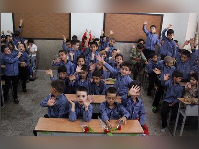 (ویدئو) شیطنت عجیب یک دانش‌‌آموز در مدرسه/ مدیر و معلم رو سرکار گذاشت تا کلاسو تعطیل کنه🙄