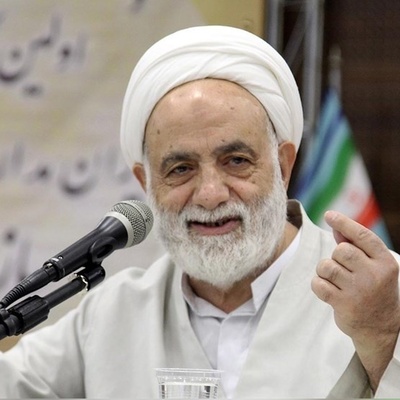 شوخی تند و تیز حاج‌آقا قرائتی با القاب دانشگاهی! / کت‌شلواریا الکی به هم دکتر و مهندس می‌گن، بذارید ما هم... 😂 / باهاش موافقید؟! + ویدیو