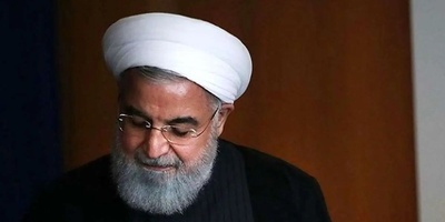 استایلِ دانشجویی حسن روحانی به سبک اروپایی ها در مراسم فارغ التحصیلی دکتری در انگلیس/ از دست ندین این فیلم رو