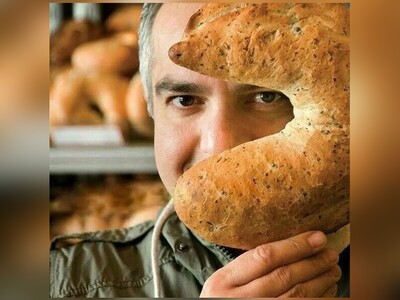 مصاحبۀ کمتردیده شده سامان گلریز با مهران مدیری در سال 78/ چرایی پرش از رشتۀ گرافیک و عکاسی به آشپزی+ ویدیو