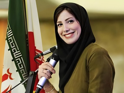 ویدیو | چند بیت از سعدی با صدای جادویی باران نیکراه/ مگو جاهی از سلطنت بیش نیست/ که ایمن‌تر از مُلکِ درویش نیست