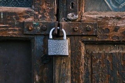 ویدیو | معنای واقعی ضرب‌المثل «سه قفله کردن» چیست؟