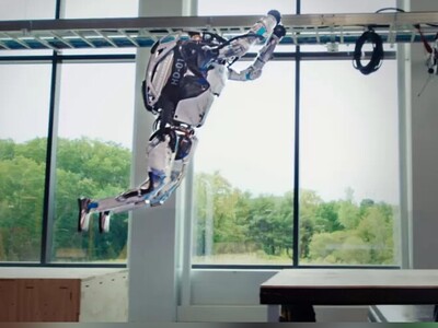 ویدئو / این ربات شما را متحیر خواهد کرد؛ ربات پارکورباز با مهارت‌های خیره‌کننده پشتک زدن و دویدن روی برف!