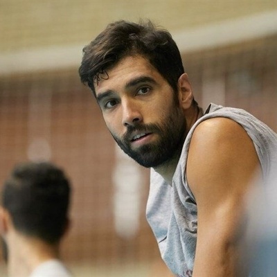 سیدمحمد موسوی خطاب به قیاسی: بیخود کردی نمیخوای تبدیل به کوروش بزرگ بشی، مگه میشه ایرانی باشی و...+فیلم/ وای عاشق قیافه مات و مبهوتش شدم😂