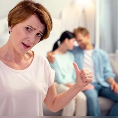 ببینید| تشبیه عجیب روحانی روی آنتن زنده صدای همه رو درآورد: مادرشوهر مثل کتری جوش میاره، عروس قوریه، بیچاره داماد هم...