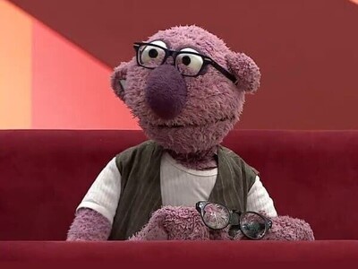 (ویدئو) شعرخوانی شاد جناب خان از کتاب دوران مدرسه/ تعریف خرابکاری‌های دوران مدرسه جناب خان برای دهه هشتادی‌ها