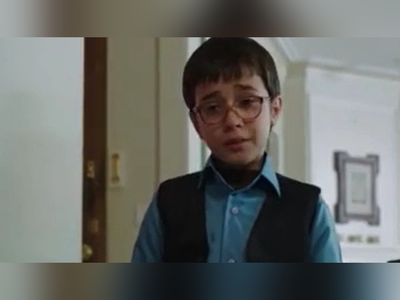 (ویدئو) درخواست عجیب یک دانش‌آموز از معلمش!/ خانم معلم از تعجب نمی‌دونه چی باید بگه