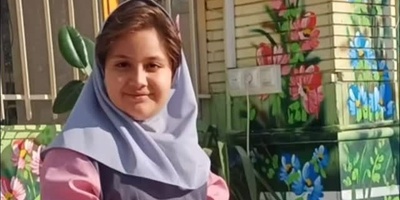 مات و مبهوت ماندن دانش آموزان و معلمان مدرسه از حماسه آفرینی حسرت برانگیز دانش آموز هنرمند با آهنگ «عالم عشق» سر صف/ آینده اش خیلی درخشانه