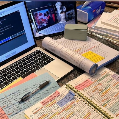 (ویدئو) خلاقیت در جزوه‌نویسی برای دانشجویان خوش ذوق؛  5 ترفند کاربردی با گیره کاغذ که درس خوندن شما رو متحول میکنه!